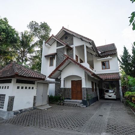 Super Oyo 1778 Omah Duwet Hotel Beran Kidul Ngoại thất bức ảnh