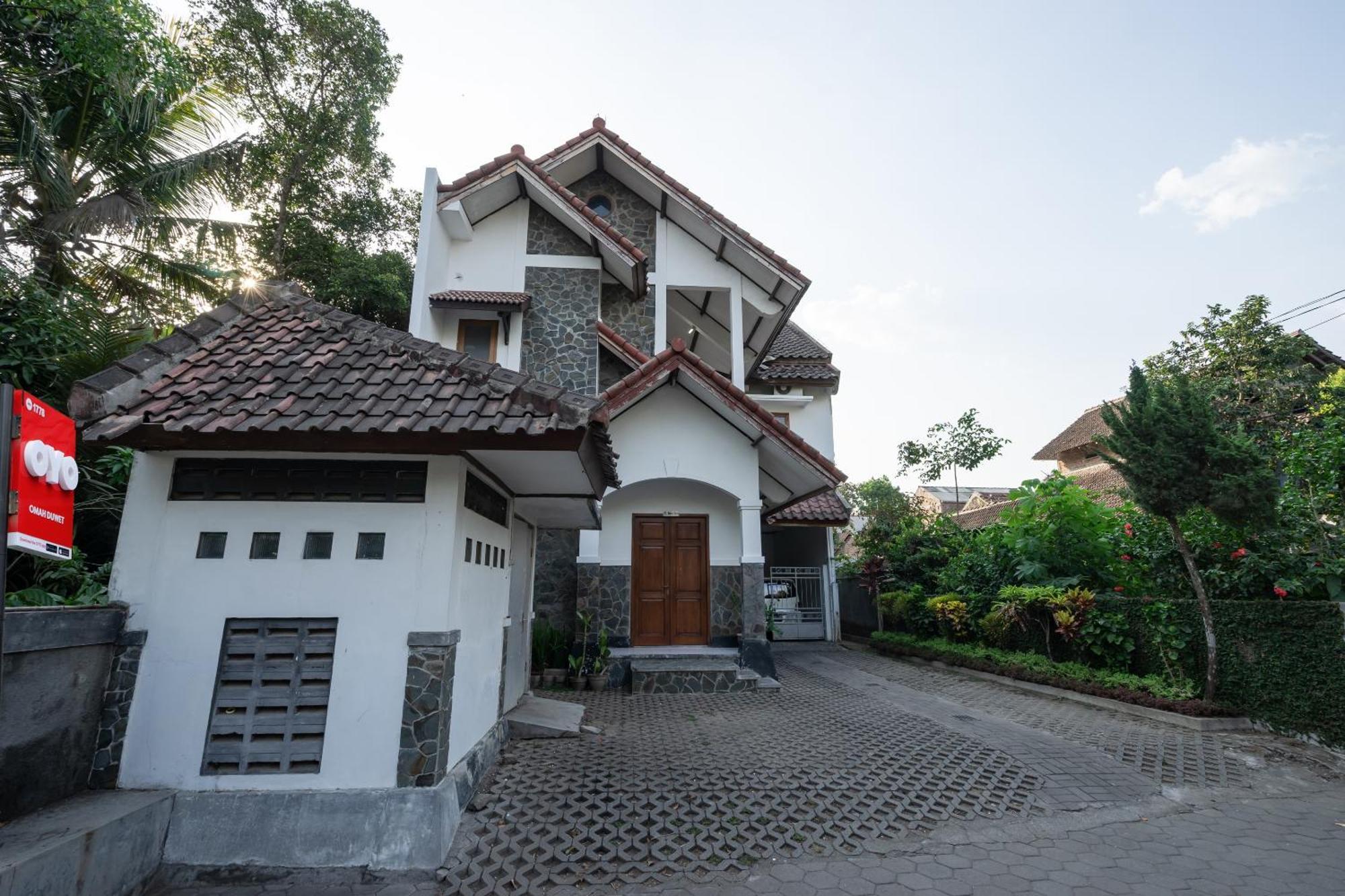 Super Oyo 1778 Omah Duwet Hotel Beran Kidul Ngoại thất bức ảnh