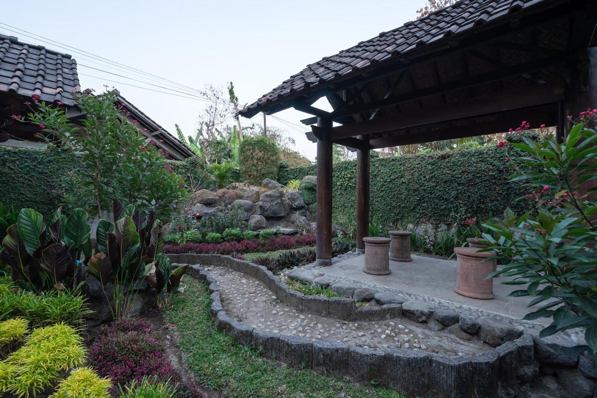 Super Oyo 1778 Omah Duwet Hotel Beran Kidul Ngoại thất bức ảnh