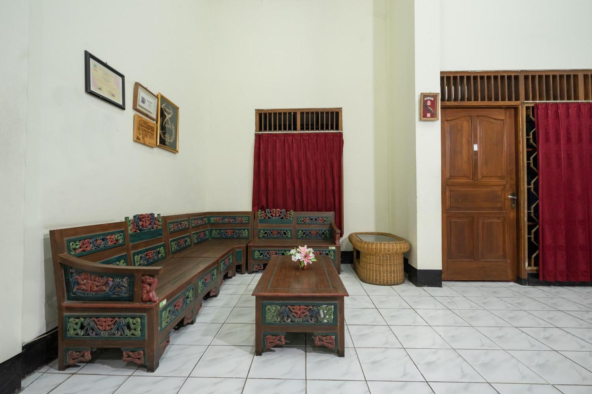 Super Oyo 1778 Omah Duwet Hotel Beran Kidul Ngoại thất bức ảnh
