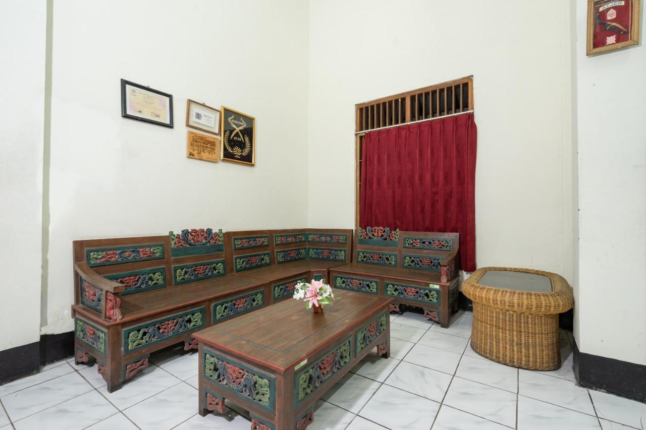 Super Oyo 1778 Omah Duwet Hotel Beran Kidul Ngoại thất bức ảnh