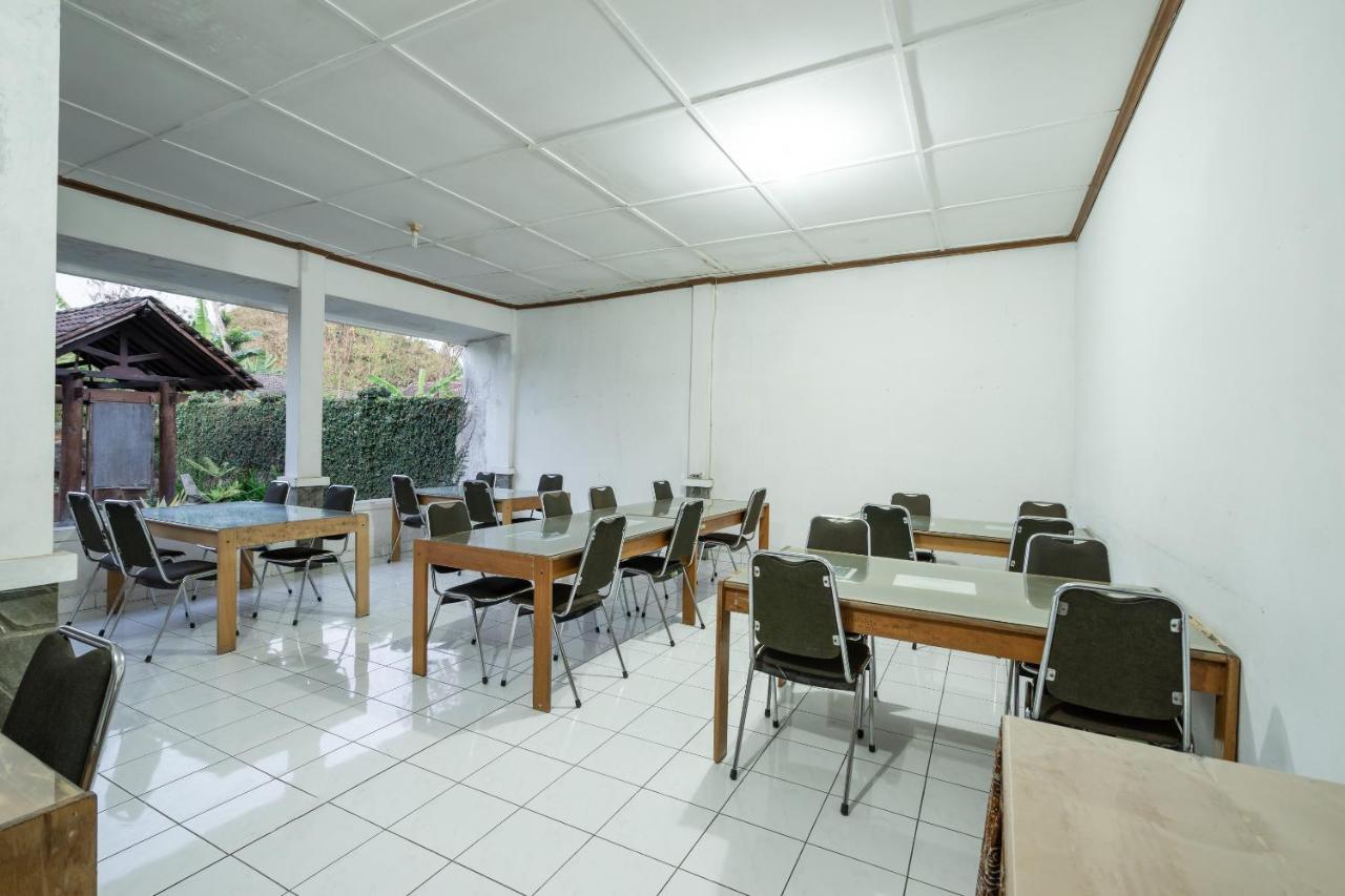 Super Oyo 1778 Omah Duwet Hotel Beran Kidul Ngoại thất bức ảnh